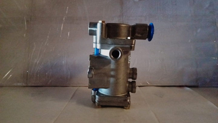 Valvula rele con emergencia hasta 2 ejes - Vista 2