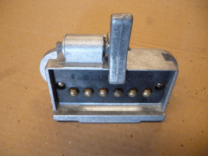 Base enchufe electrico 6 puntas - Imagen principal