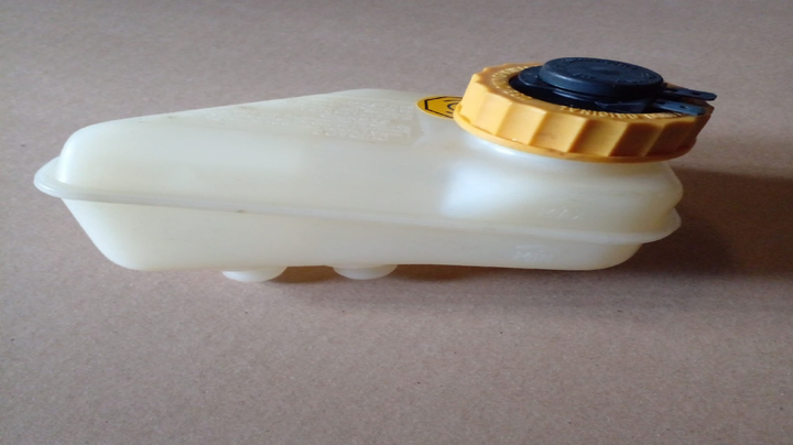 Deposito bomba freno corta - Imagen principal