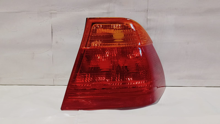 Faro trasero tricolor ext.4 ptas. der - Imagen principal