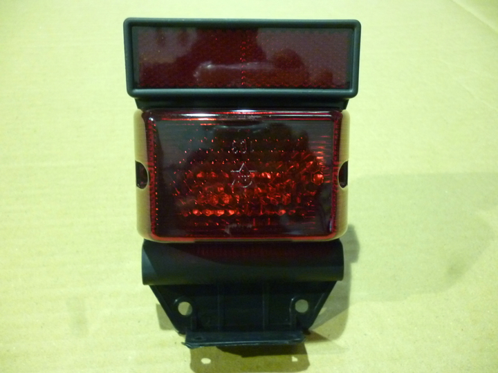 Faro lateral rectang. rojo sop. flexible c/ojo gato i/d - Imagen principal