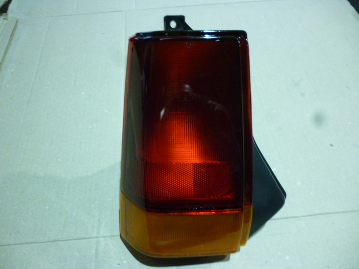 Faro trasero ambar rojo izq - Imagen principal