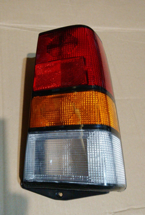 Faro trasero tricolor der - Imagen principal