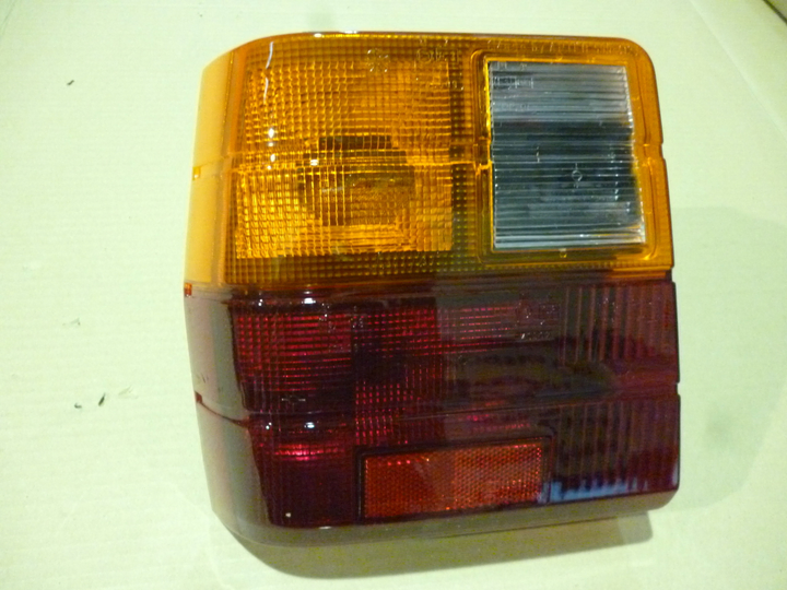 Faro trasero tricolor acril. izq - Imagen principal