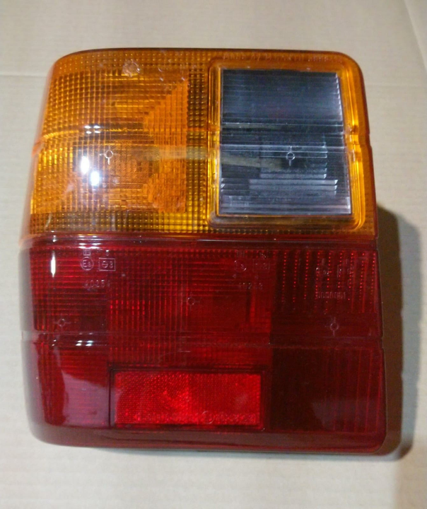 Faro trasero tricolor acril. izq - Imagen principal