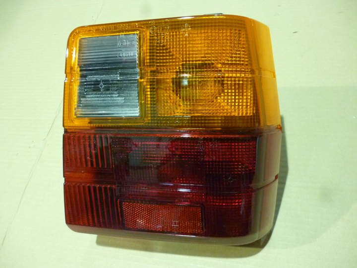 Faro trasero tricolor acril. der - Imagen principal