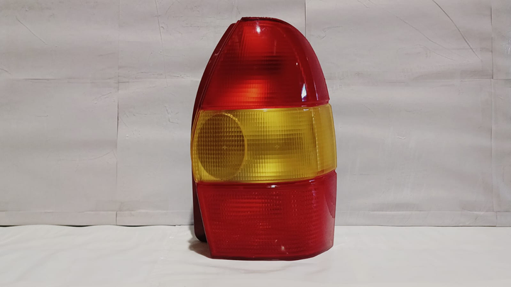 Faro trasero ambar rojo der - Imagen principal