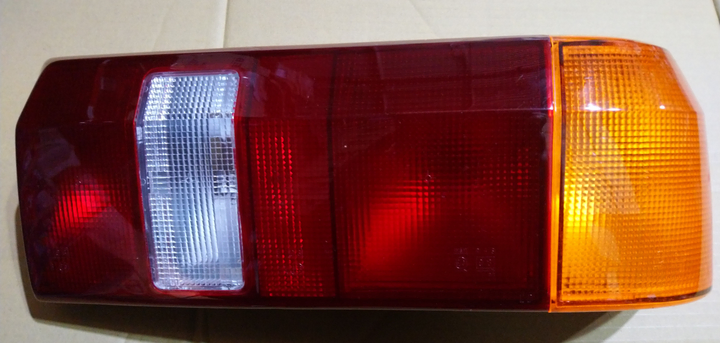 Faro trasero tricolor der - Imagen principal