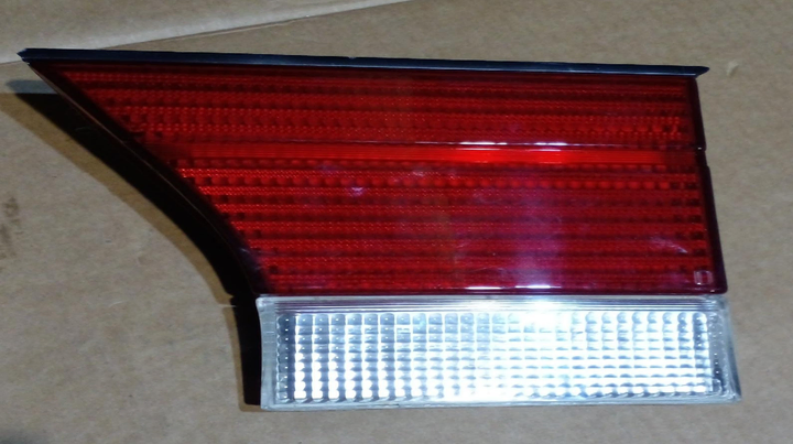 Faro trasero tricolor int. der - Imagen principal