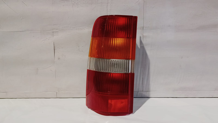 Faro trasero rojo izq - Imagen principal