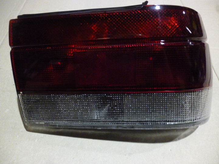 Faro trasero cristal rojo 5 ptas der - Imagen principal