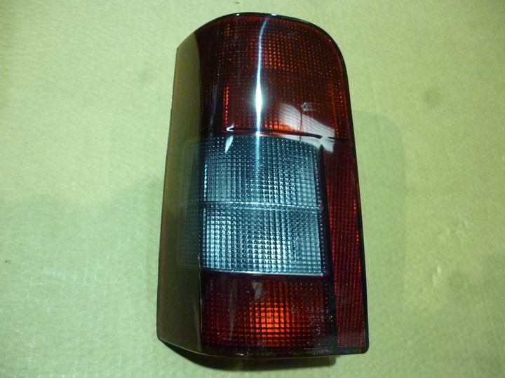 Faro tras cr r/fume 1 po izq - Imagen principal