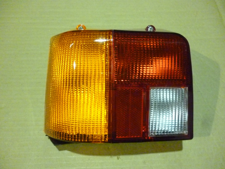 Faro trasero tricolor c/señ. ambar izq - Imagen principal