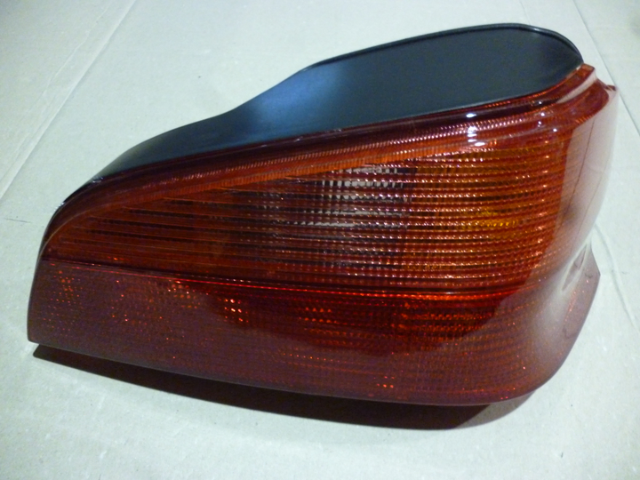 Faro trasero todo rojo der - Imagen principal