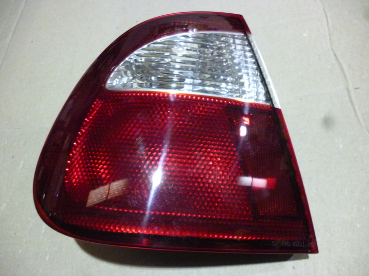 Faro trasero g/barro cristal rojo izq - Imagen principal