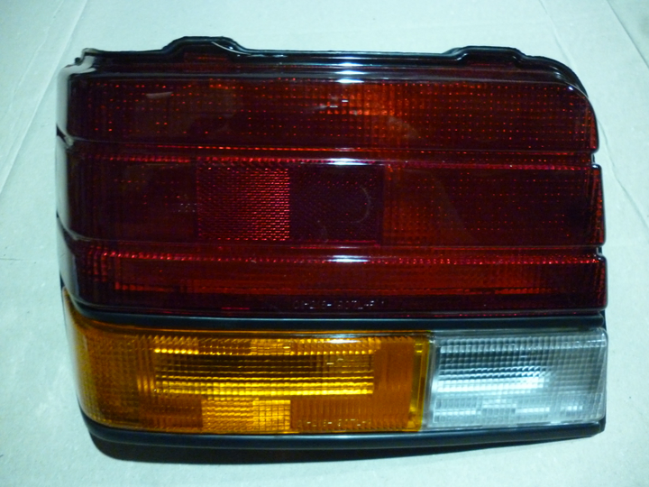 Faro trasero tricolor izq - Imagen principal