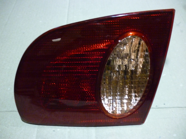 Faro marcha atras cristal der - Imagen principal