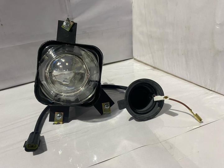 Faro aux/caminero p/golpe niebla cristal h3 der - Imagen principal