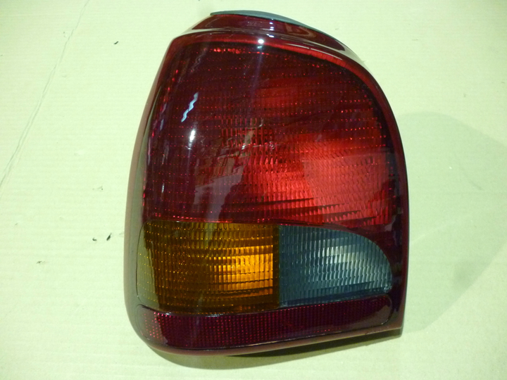 Faro trasero cristal rojo c/señ. ambar izq - Imagen principal