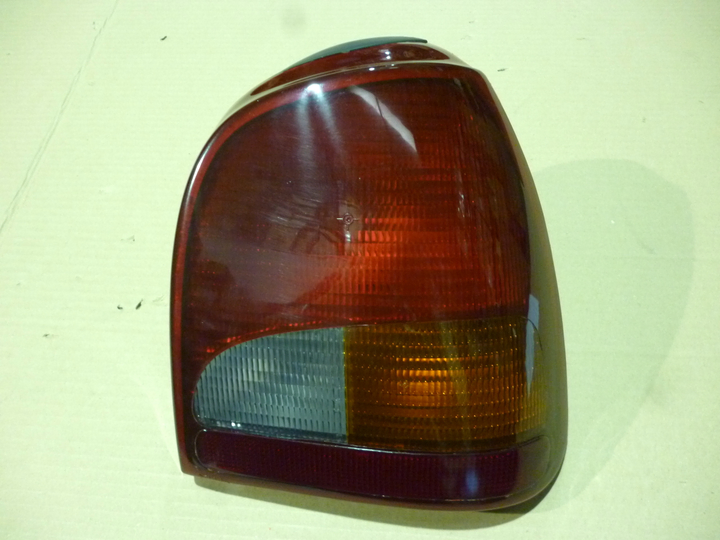 Faro trasero cristal rojo c/señ. ambar der - Imagen principal