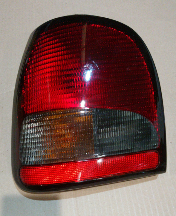 Faro trasero cristal rojo m/negro der - Vista 2