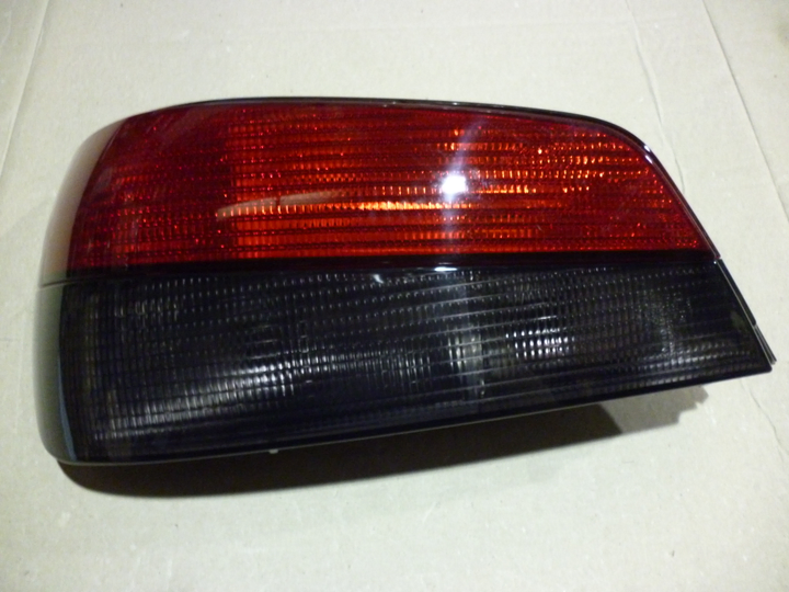 Faro trasero rojo fume s/vira 3/5 ptas. izq - Imagen principal