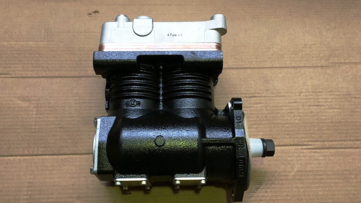 Compresor bicilindrico lk4921 608 cm3 - Imagen principal