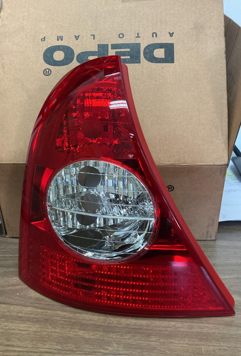 Faro trasero cristal rojo 3/5 ptas. izq - Imagen principal