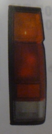 Faro trasero tricolor m/negro izq - Imagen principal