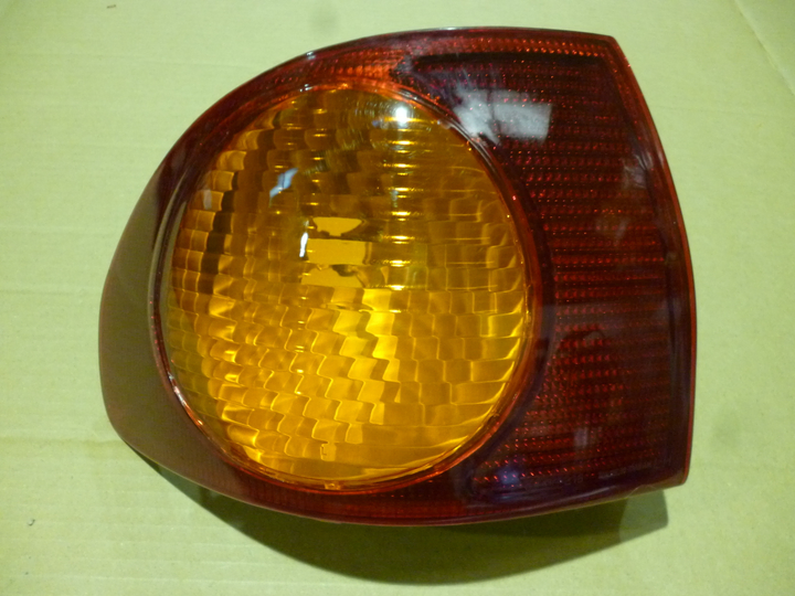 Faro trasero ambar rojo ext. izq - Imagen principal