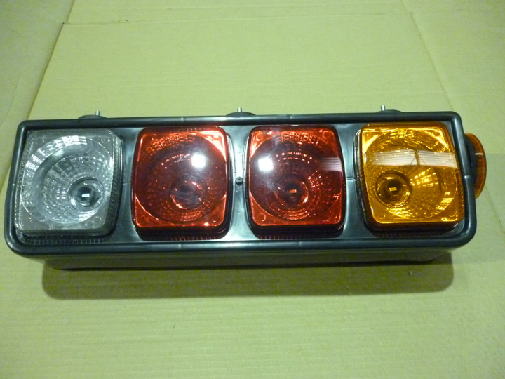 Faro trasero modular 4 focos + lat transp c/p/lamp t/guerra der - Imagen principal