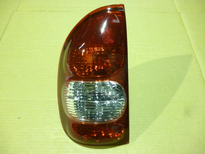 Faro trasero cristal rojo izq - Vista 2