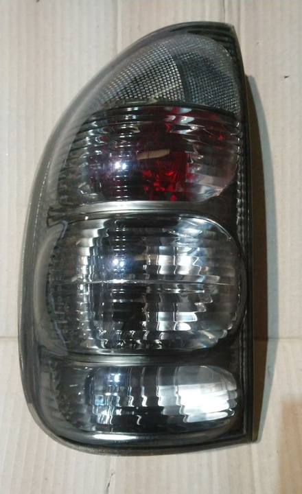 Faro trasero fume transparente 5p p/up sw izq - Imagen principal