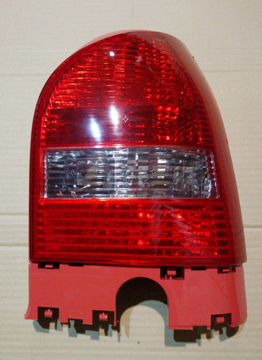 Faro trasero cristal rojo m/rojo izq - Imagen principal