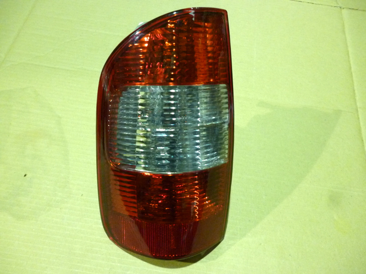 Faro trasero rojo/cristal izq - Imagen principal