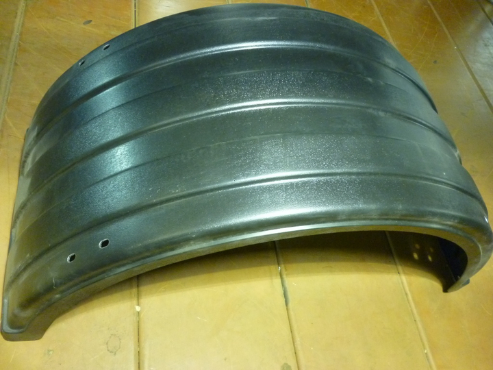 Guardabarro trasero de plastico vw/ford cargo - Imagen principal