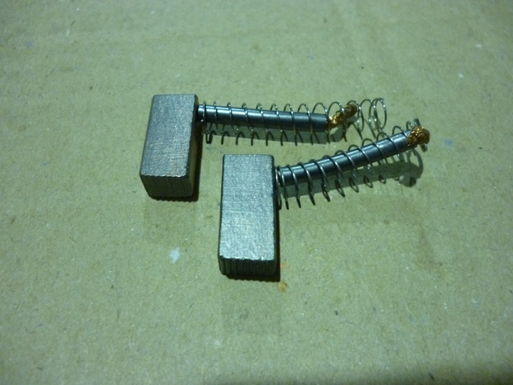 Escoba de carbon (jgo) imobras universal p/climat. - Imagen principal