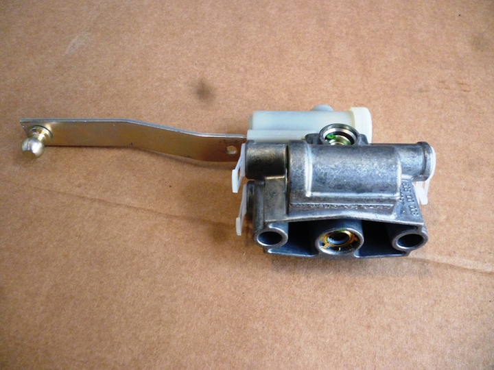 Valvula nivelacion delantera i/d - Imagen principal