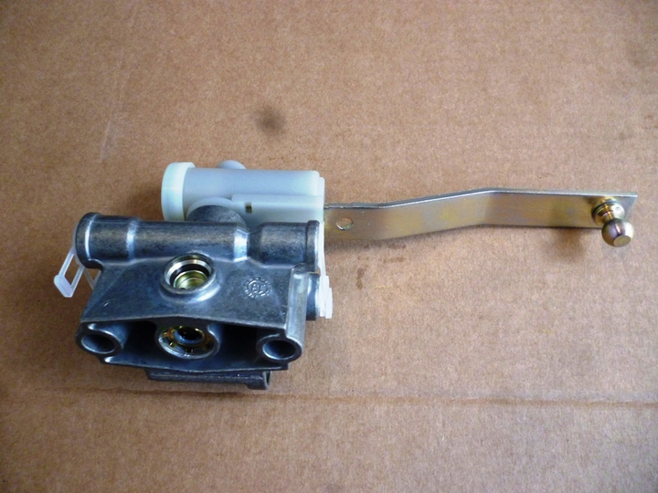 Valvula nivelacion trasera izq - Imagen principal