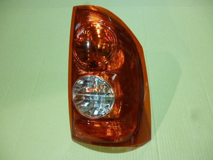 Faro trasero bicolor der - Imagen principal