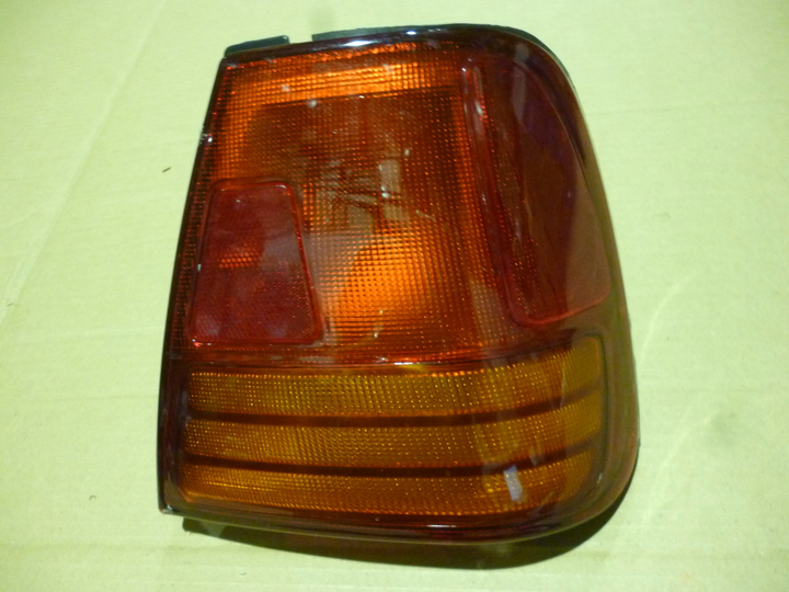 Faro trasero ambar rojo 4 ptas. der - Imagen principal