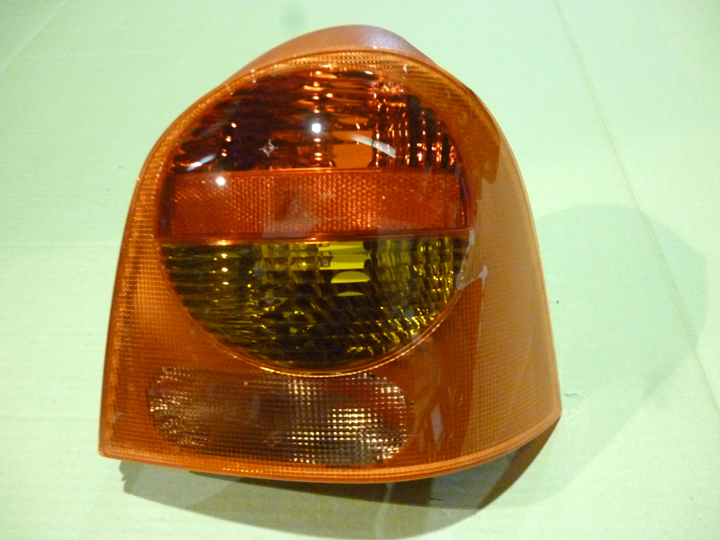 Faro trasero ambar rojo s/p/lampara der - Imagen principal