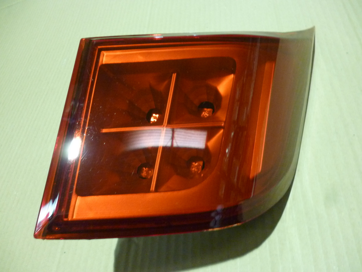 Faro trasero superior der izq - Imagen principal