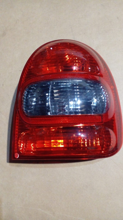 Faro trasero 3 puertas rojo fume der - Imagen principal