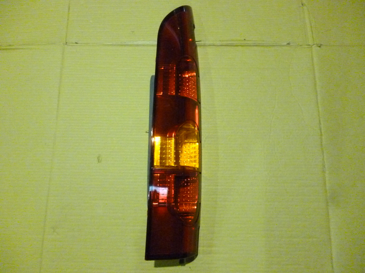 Faro c/ marcha atras banca 2 portones izq - Imagen principal