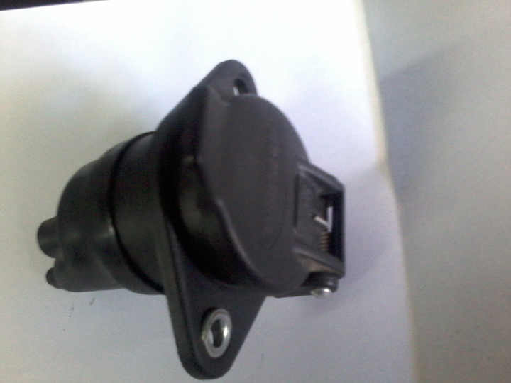 Base enchufe electrico 7ptas hembra (original) 24v - Imagen principal