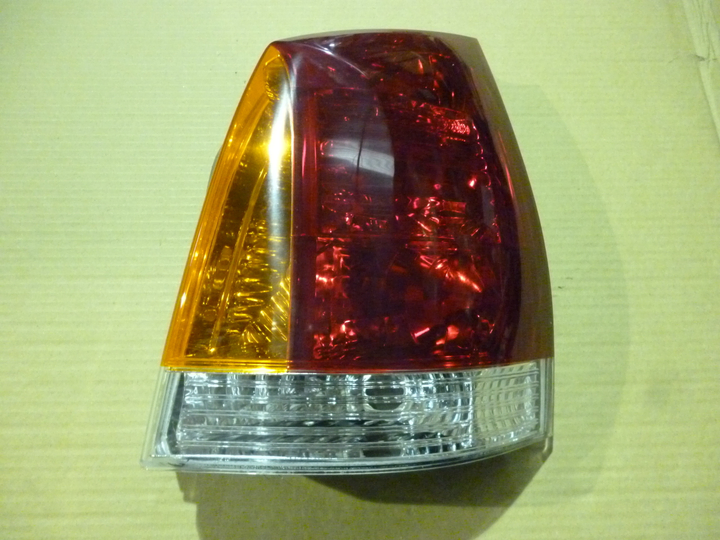 Faro trasero tricolor der - Imagen principal