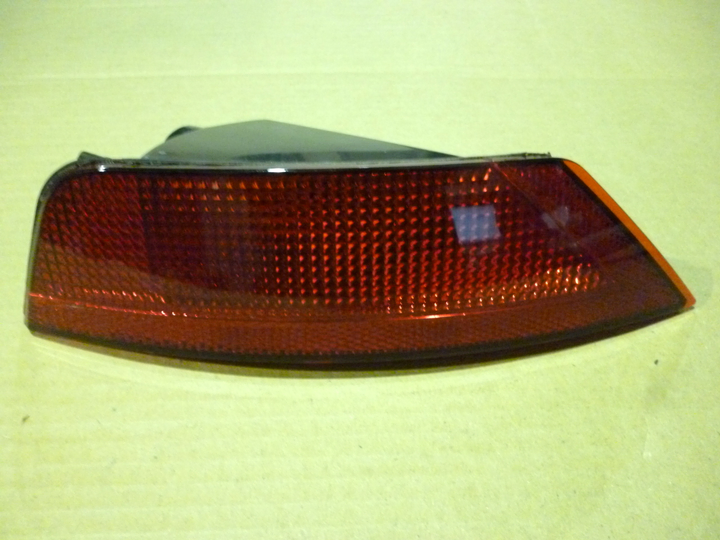 Faro tras.antiniebla catadeoptrico rojo paragolpe der - Imagen principal