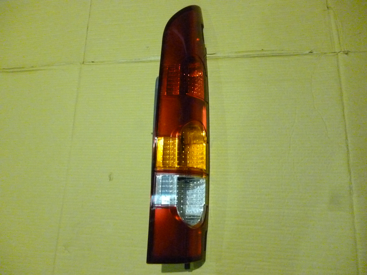 Faro tras.m/a blanca 2p izq - Imagen principal