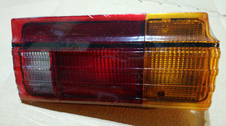 Faro trasero tricolor m/atras izq - Imagen principal